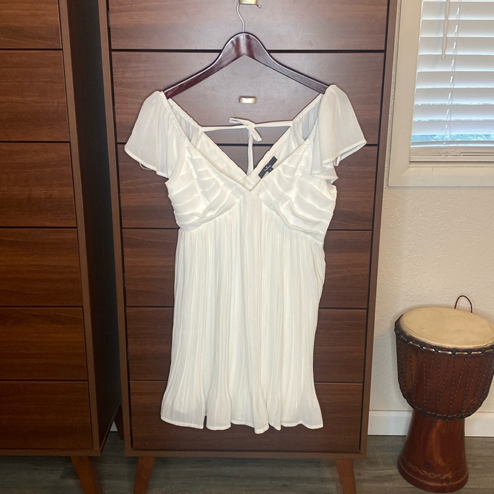 White Lulu’s Pleated Dress with Bow Tie Back Detail